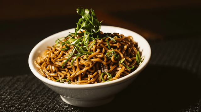 Veg. Hakka Noodles.